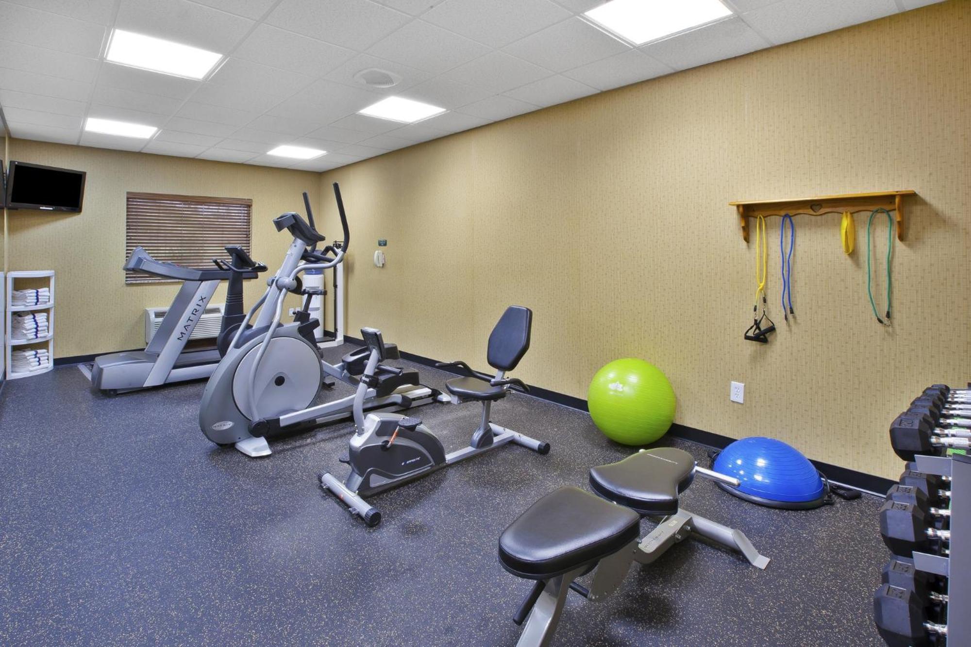 Holiday Inn Express Irwin Pa Tpk Exit 67 By Ihg Exterior photo