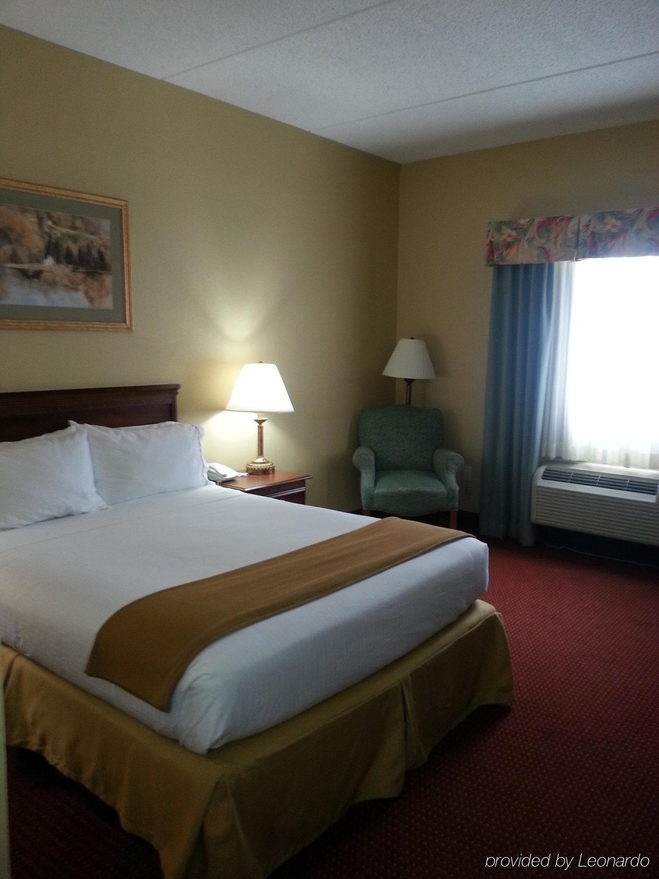 Holiday Inn Express Irwin Pa Tpk Exit 67 By Ihg Exterior photo