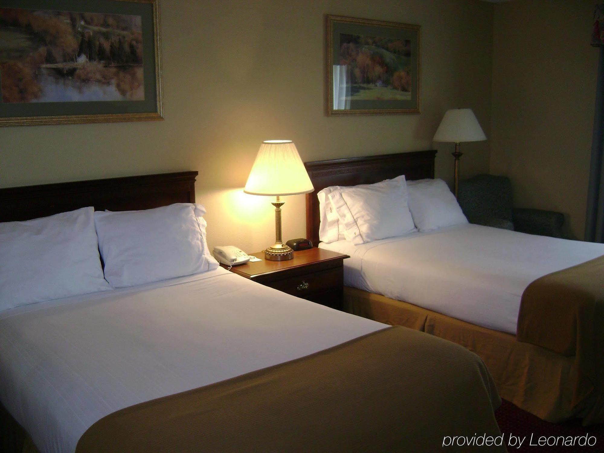 Holiday Inn Express Irwin Pa Tpk Exit 67 By Ihg Room photo