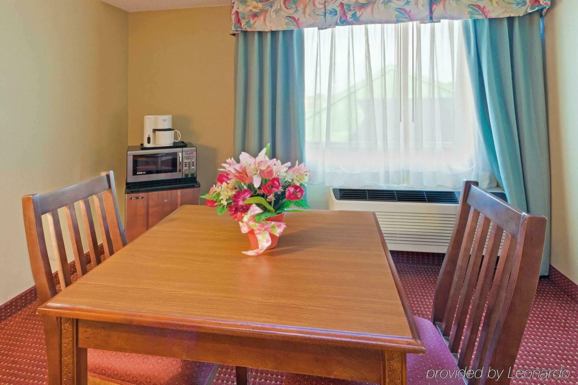Holiday Inn Express Irwin Pa Tpk Exit 67 By Ihg Exterior photo